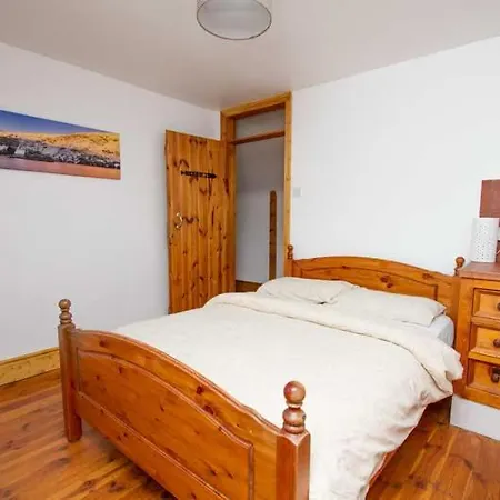 Rainbow Hostel *
